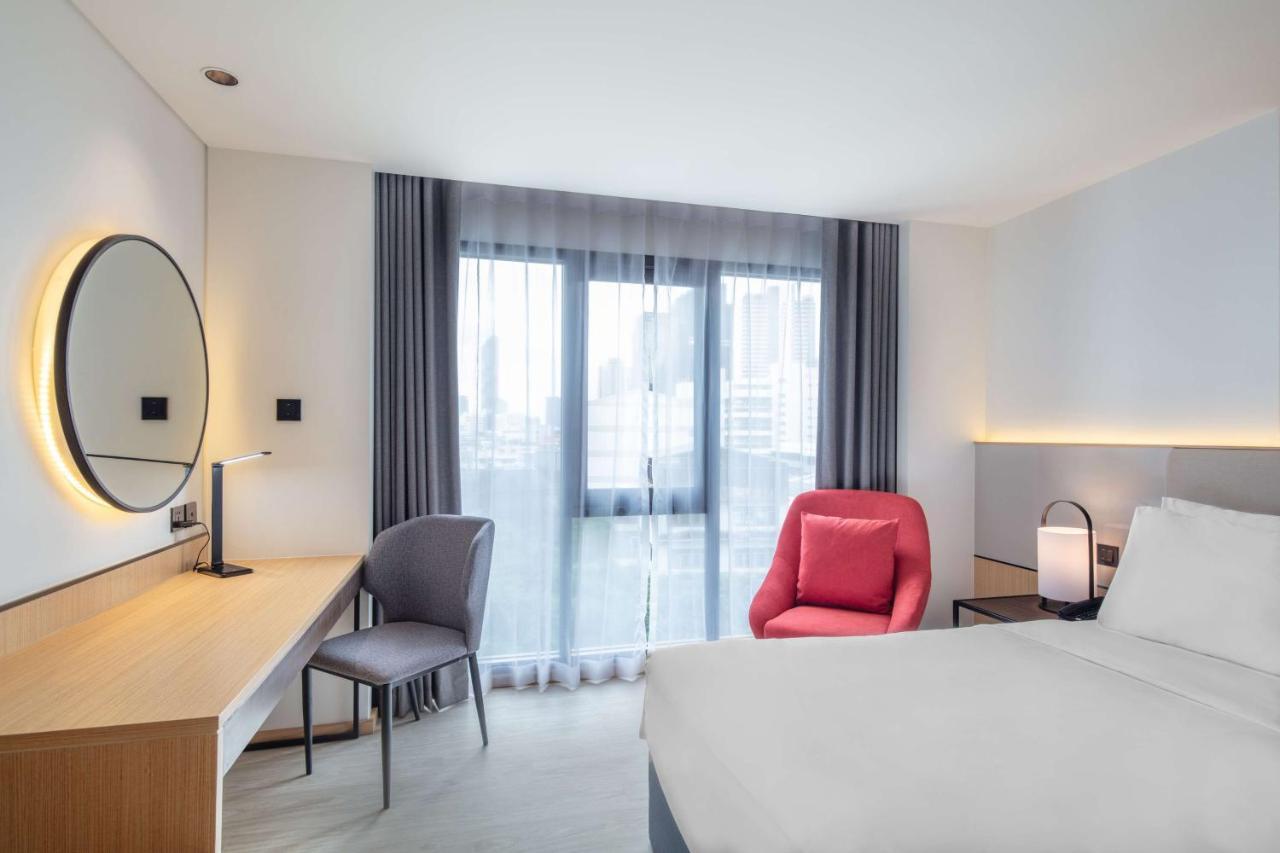 Best Western Click Sathorn 11 Banguecoque Exterior foto