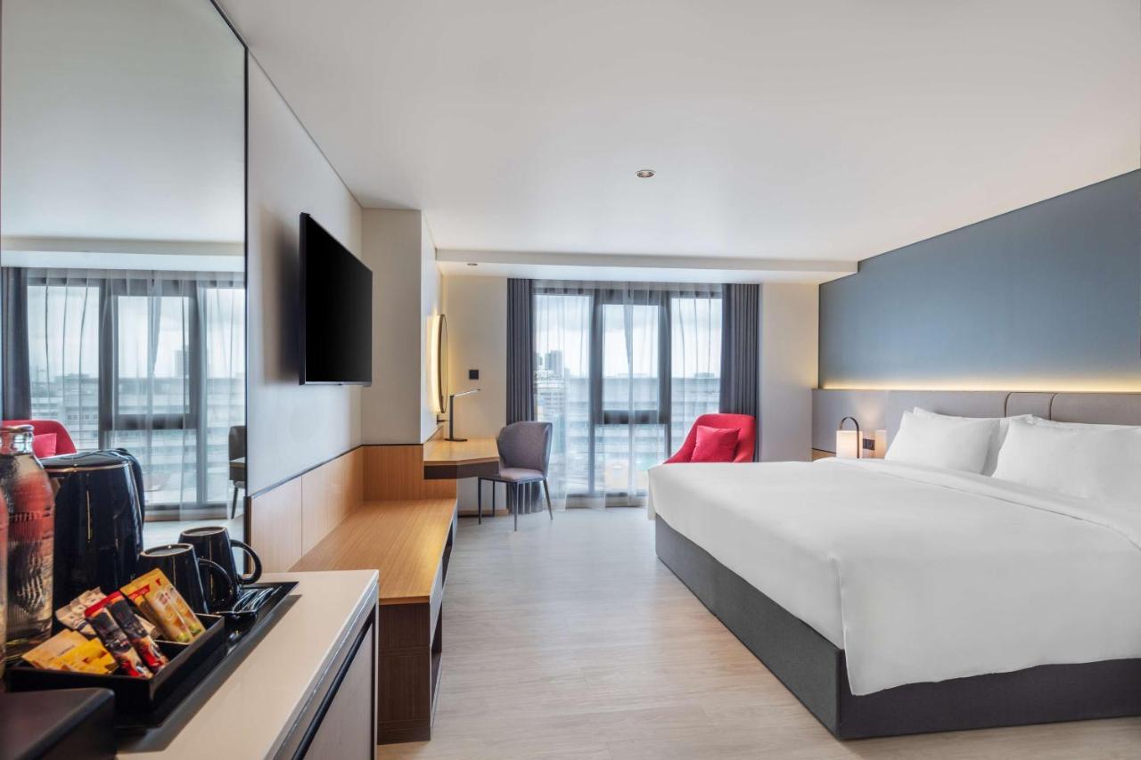 Best Western Click Sathorn 11 Banguecoque Exterior foto