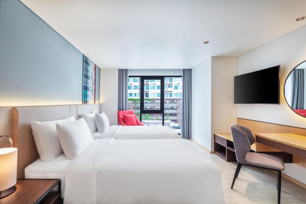 Best Western Click Sathorn 11 Banguecoque Exterior foto