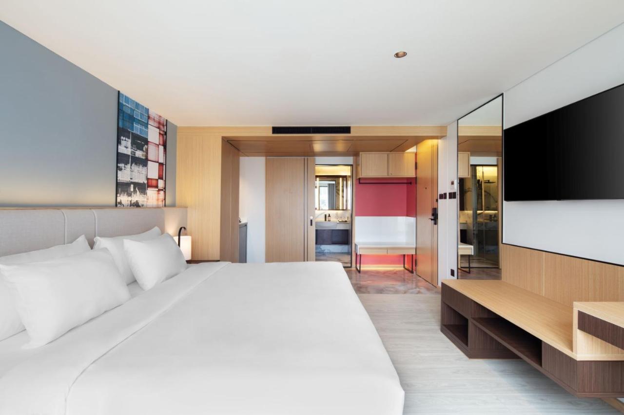 Best Western Click Sathorn 11 Banguecoque Exterior foto