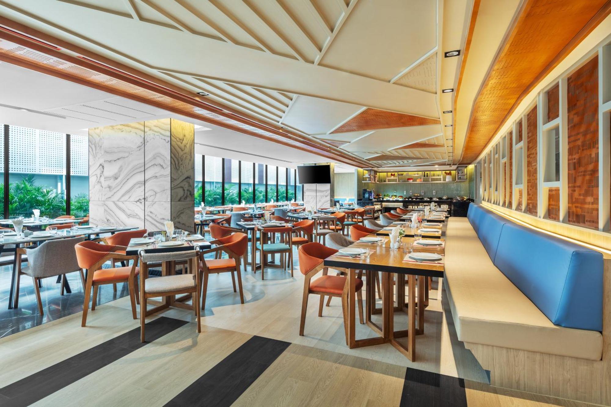 Best Western Click Sathorn 11 Banguecoque Exterior foto
