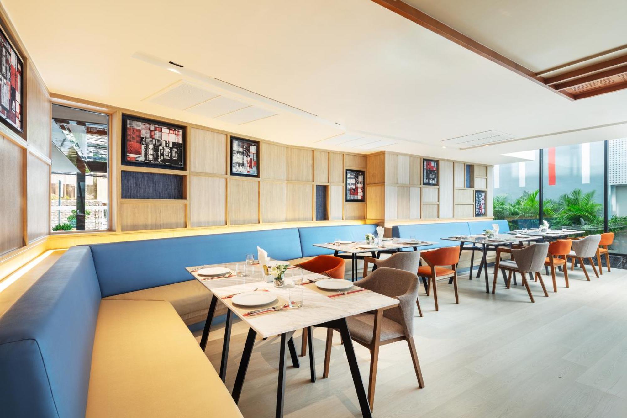 Best Western Click Sathorn 11 Banguecoque Exterior foto