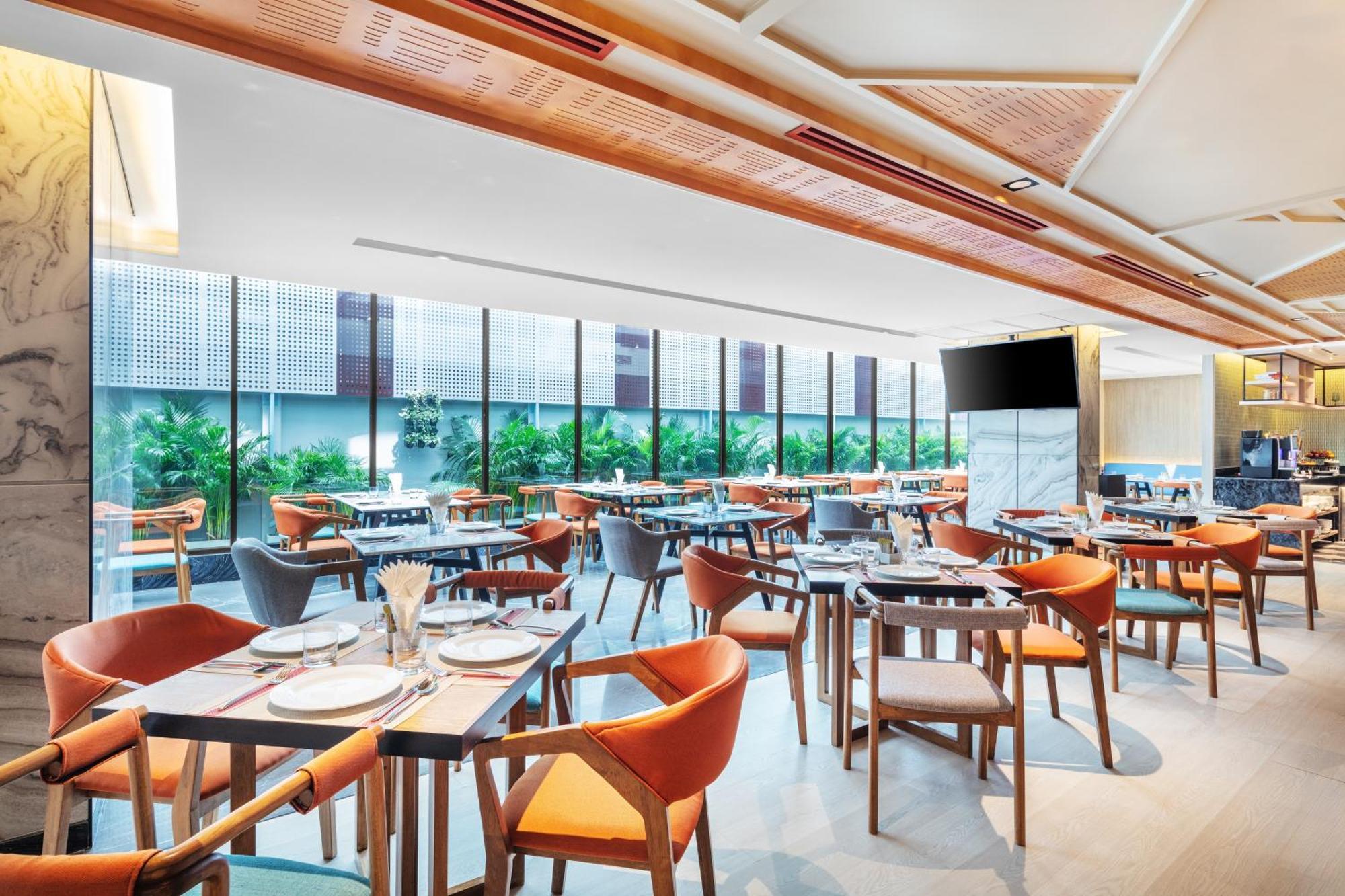 Best Western Click Sathorn 11 Banguecoque Exterior foto