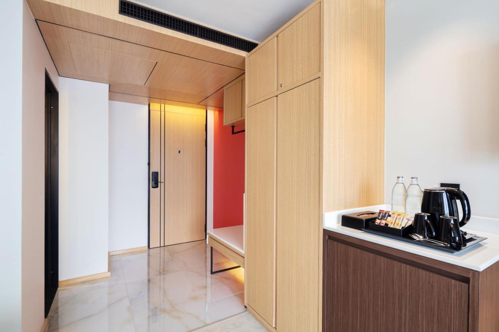 Best Western Click Sathorn 11 Banguecoque Exterior foto