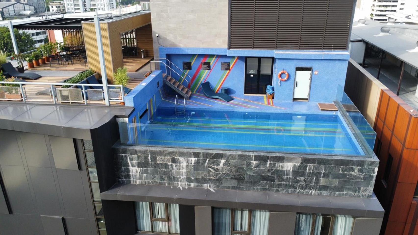 Best Western Click Sathorn 11 Banguecoque Exterior foto